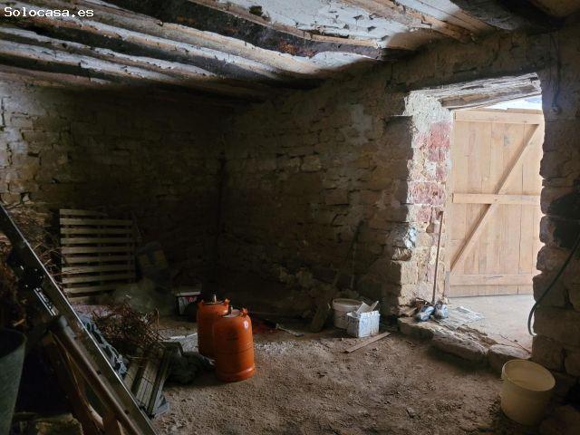 CASA CON CORRAL y TERRENO EN SAN MARTÍN DE UNX
