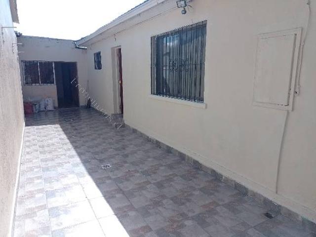 Casa con departamento interior con entrada independiente