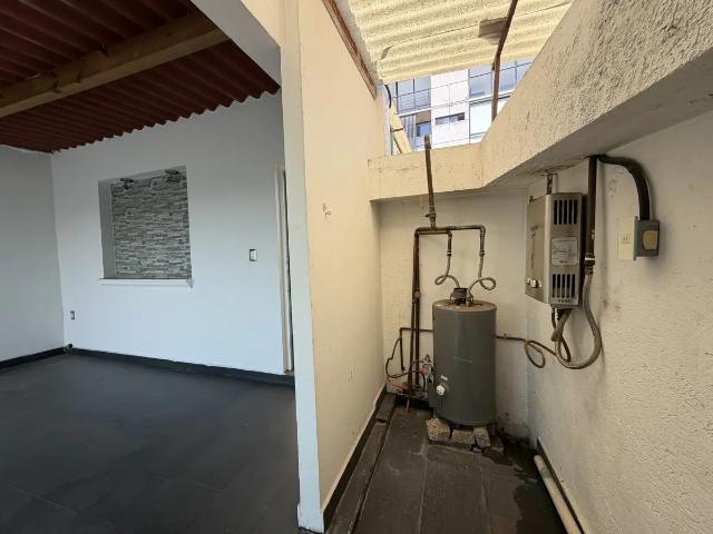 Casa con departamento independiente y espacios ideales para familias en crecimiento en Tlalpan