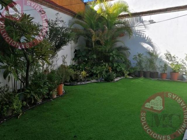 Casa con departamento independiente a la venta en Fracc. El Dorado, Ags