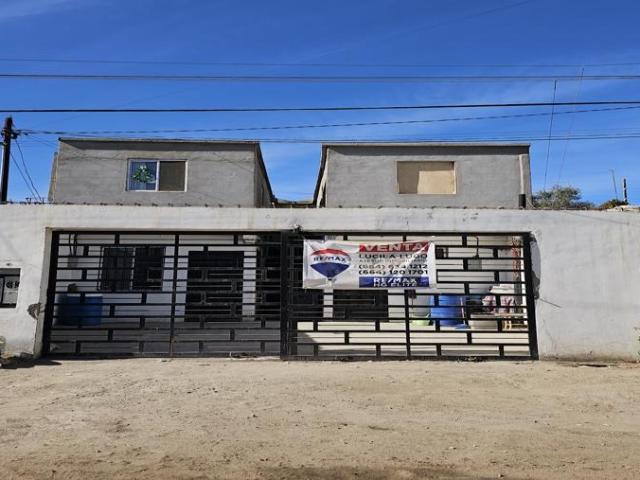 CASA CON DEPARTAMENTOS EN VENTA