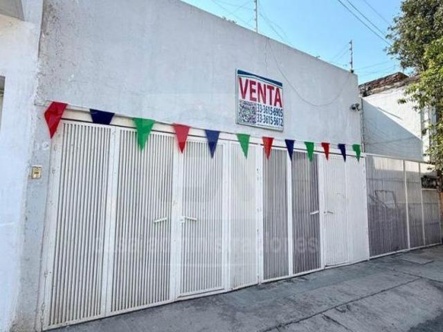 CASA CON DEPARTAMENTOS INDEPENDIENTES CON EXCELENTE UBICACION ESTRATEGICA