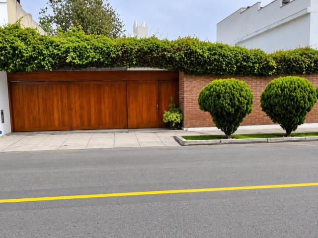 Casa Con Doble Distribución Y Gran Potencial En La Aurora