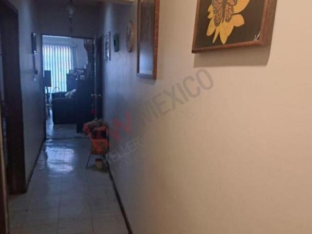 Casa con dos departamentos Independientes en Venta