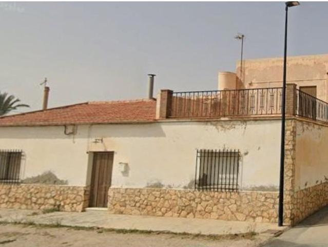 Casa con Encanto en el Centro de Palomares – ¡Tu proyecto de reforma ideal! ?