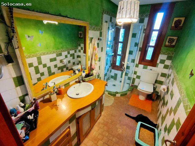 Casa con encanto, terreno y piscina en la zona El Campillo, en Lorca