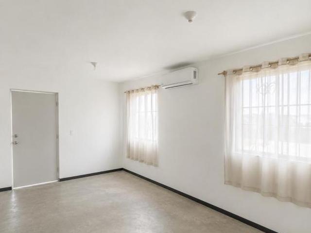Casa con Espacio para Negocio