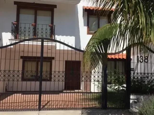 Casa con Estudio en Privada Zona Norte – Real de Bugambilias León, Gto