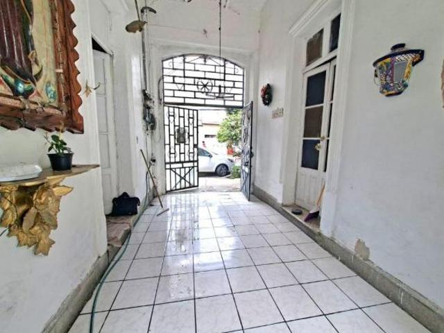 CASA CON ESTACIONAMIENTO EN VENTA ANAHUAC