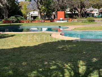 Casa Con excelente ubicación dentro del condominio privada