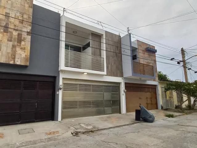 Casa con Excelente Ubicación en Col. Primero de Mayo Norte
