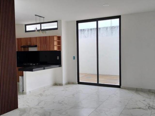 Casa en Venta en Villas Diamante cerca de Av Pablo Silva