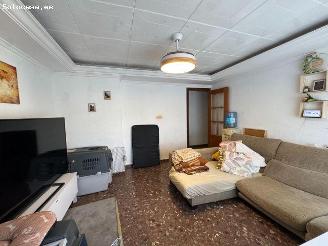 CASA CON EXCELENTES VISTAS, GARAJE Y TERRAZA CON PISCINA