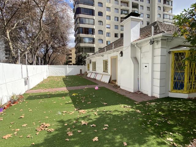 Casa con factibilidad comercial, hoy jardín infantil