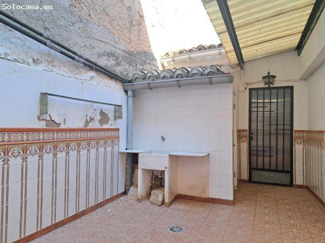 Casa con fachada a dos calles en San Antonio de Requena