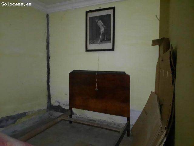 CASA CON FINCA EN ZONA URBANA PARA REFORMAR EN SANTA CECILIA, NARÓN