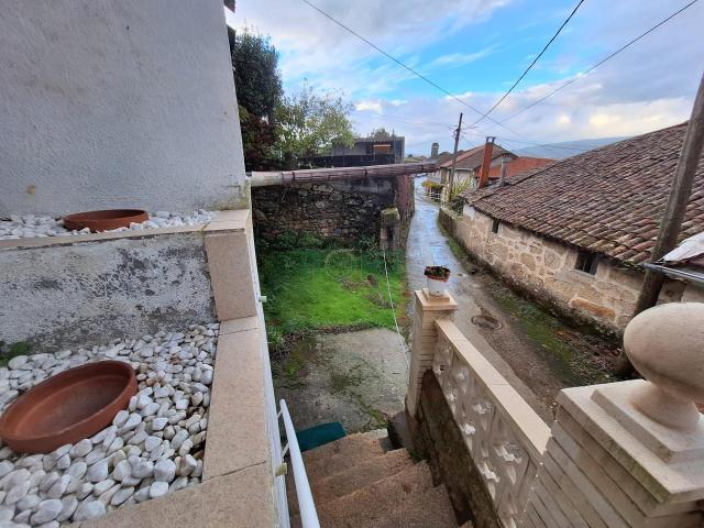 CASA CON FINCA RIBADAVIA