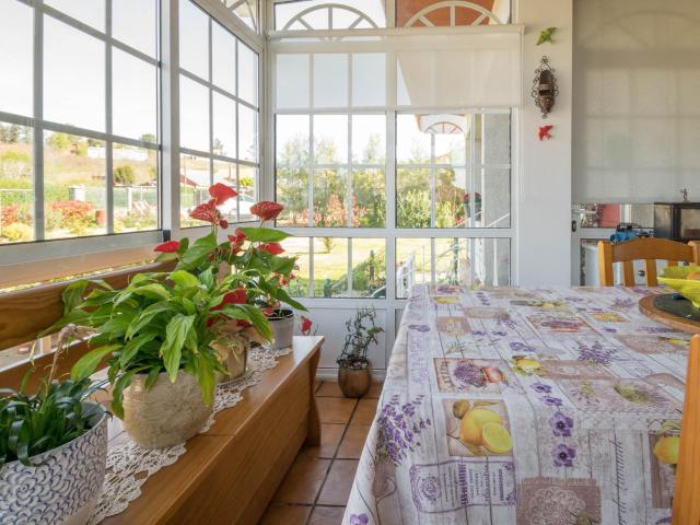 CASA CON GALERÍA Y BONITA PARCELA EN EL MONTE XALO