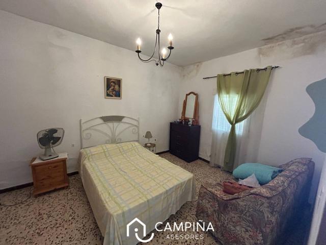 Casa con garaje en Candón