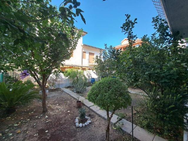 Casa con giardino in vendita a Colli del Tronto