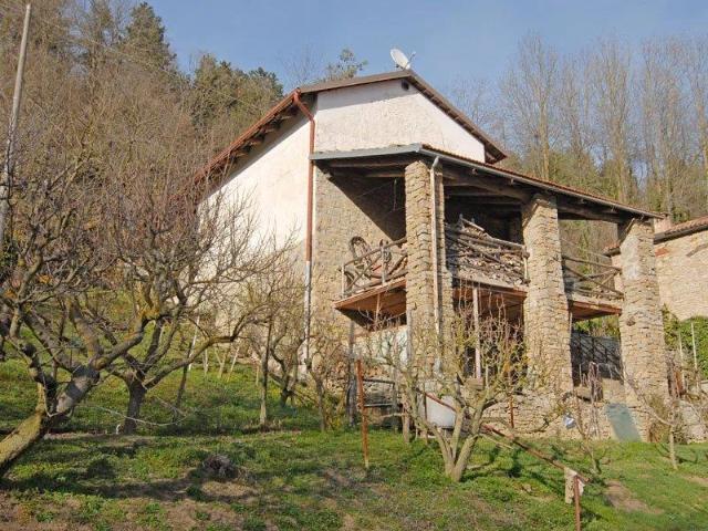Casa con giardino in vendita 260m² Niella Belbo