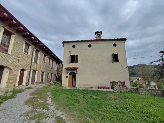 Casa con giardino in piccola borgata 420m² Somano