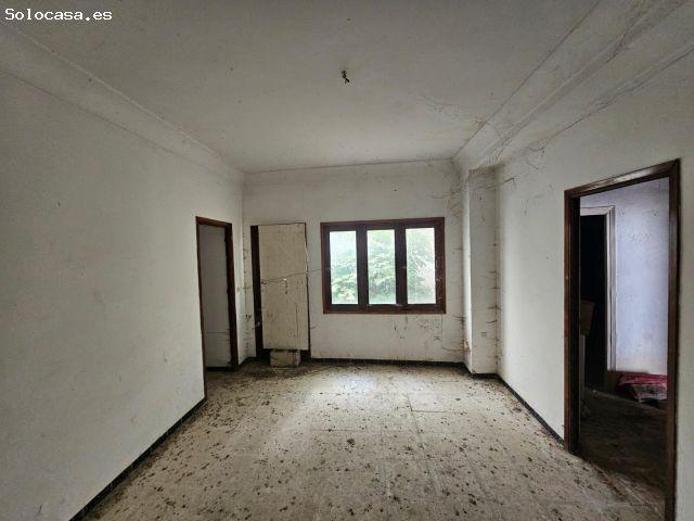 Casa con Gran Necesidad de Reformar, Da Esquina, 6 Habitaciones