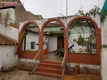 CASA CON GRAN PATIO EN VENTA EN PEDROCHE