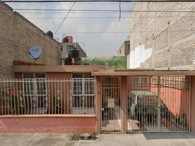 Casa con Gran Potencial en Calle German J. Muller, Iztacalco
