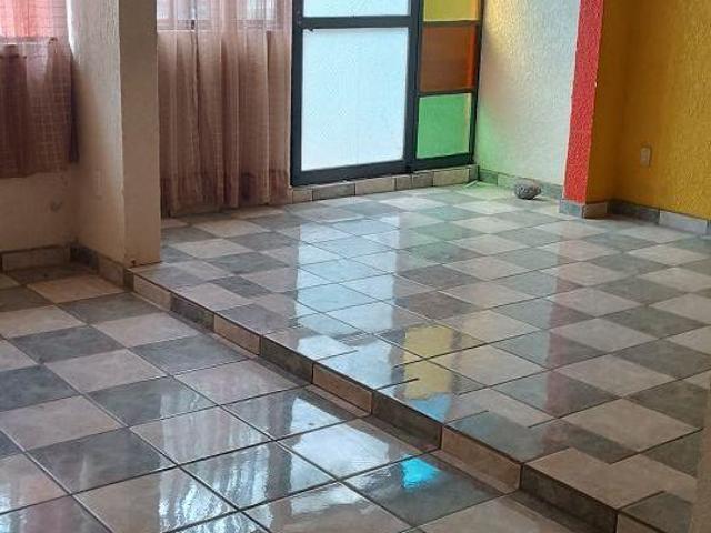 Casa con gran terreno en La Cruz, Magdalena Contreras – Dos viviendas, ideal para familia grande