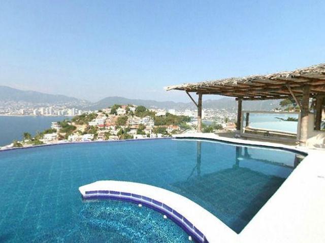 Casa con hermosa vista en renta Las Brisas