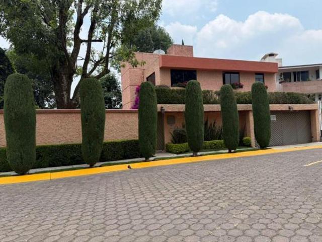 Casa con hermoso y gran jardín, cerrada con vigilancia Villa Picadilly
