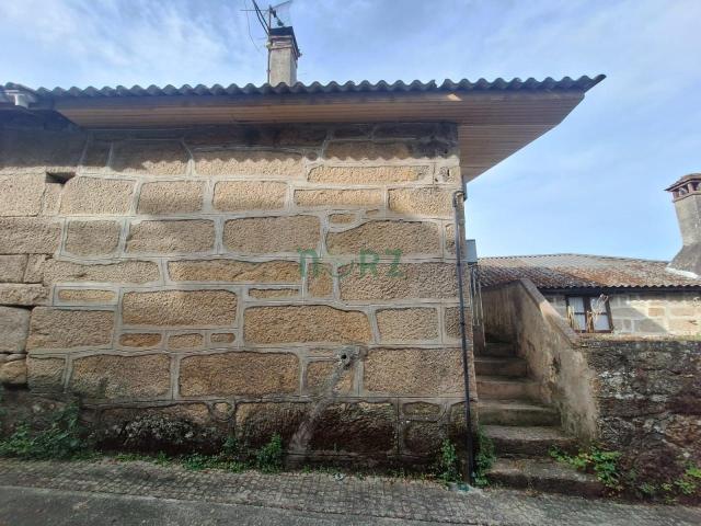 CASA CON HUERTA FINCA Y LOTE DE VIÑEDOS
