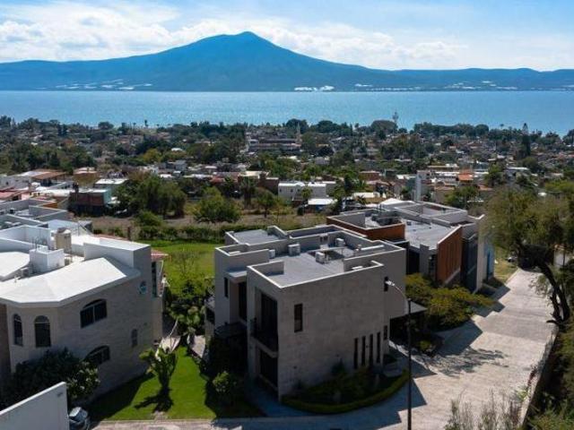 Casa con increíbles Vistas al Lago de Chapala, 4 habitaciones, coto privado, a 5 min. de Raquet Club