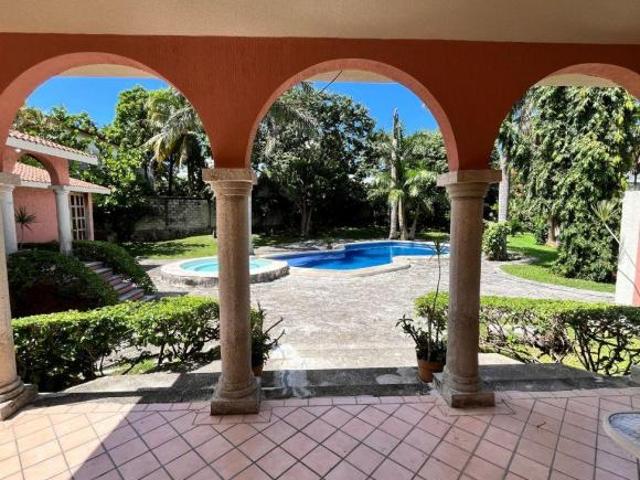 Casa con jardín amplio con alberca privada en venta, Centro, Cozumel
