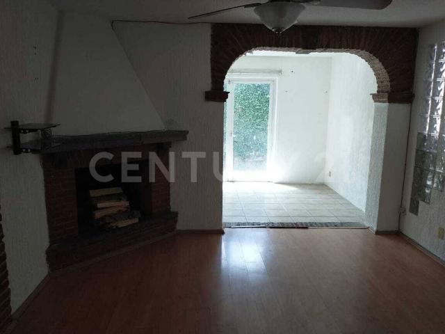 CASA CON JARDÍN EN SANTA CRUZ DEL MONTE