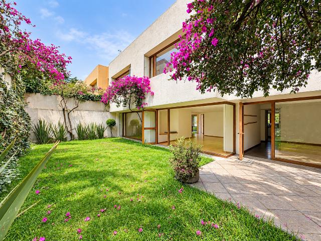 CASA CON JARDIN EN RENTA EN PRIVADA PARQUES DE LA HERRADURA