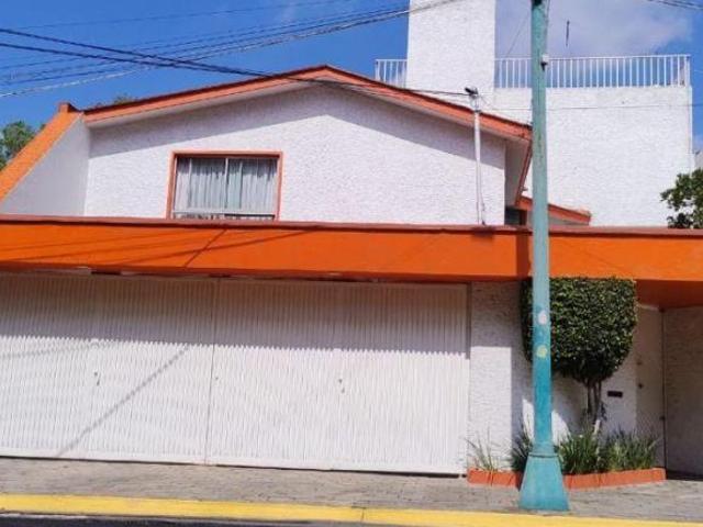 CASA EN VENTA CON JARDIN 600m2 JARDINES DEL PEDREGAL 2 MIN PERISUR CU,BOSQUE TLALPAN COYOACAN CDMX