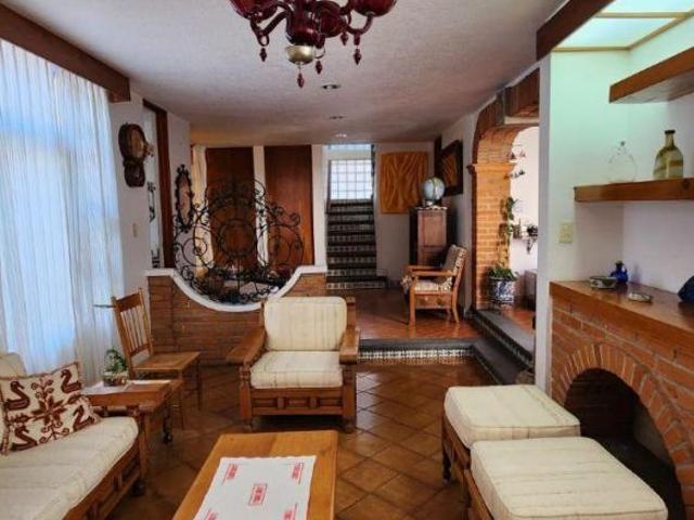 Casa con jardín en venta en fraccionamiento Los Cipreses, Coyoacán