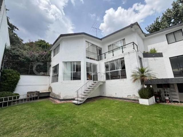 Casa con jardín en venta en Jardines en la Montaña | 450 m²