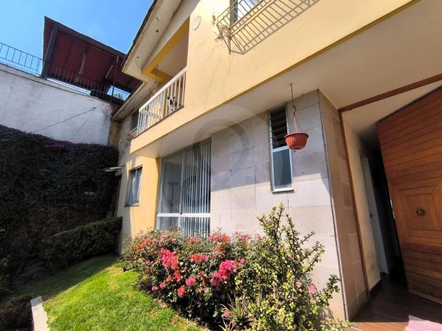 CASA CON JARDIN EN VENTA EN LOMAS DE AXOMIATLA