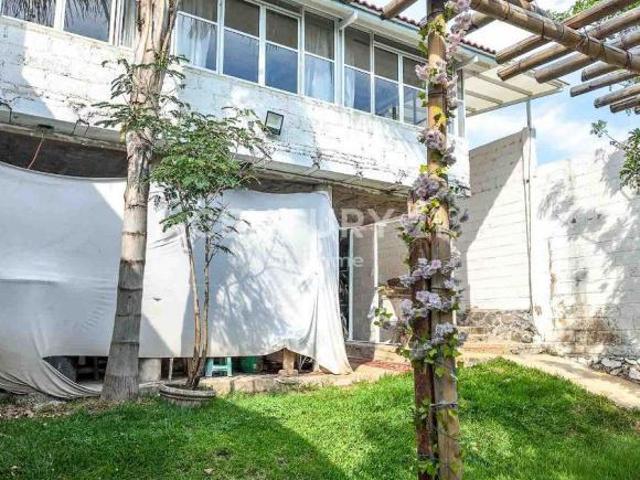 Casa con jardín y 400 m² de terreno en Lomas de Zompantla
