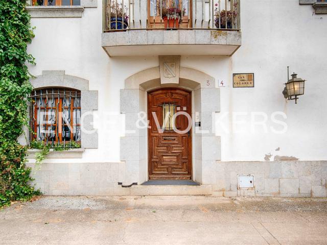 Casa con jardín y piscina en Ordis 465m² Ordis