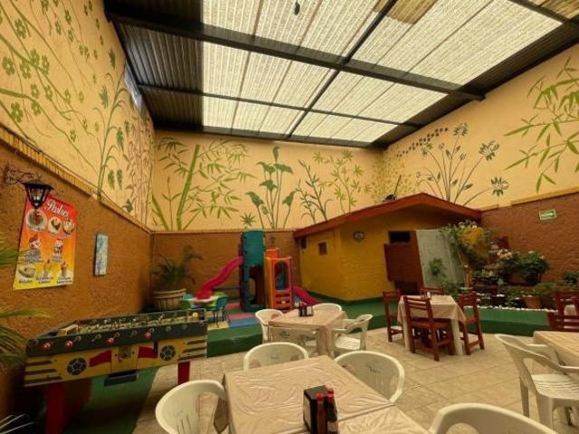 Casa con Local Comercial en Colinas de la Normal – Guadalajara, Jalisco