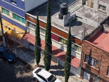 Casa con local comercial en Clavería | Ideal para proyecto de remodelación
