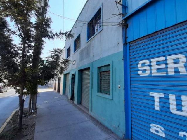 Casa con Local Comercial en San Joaquín 3 Dormitorios – 3 Baños