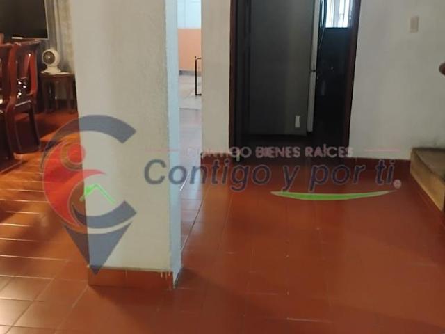 Casa con Local Comercial en Venta
