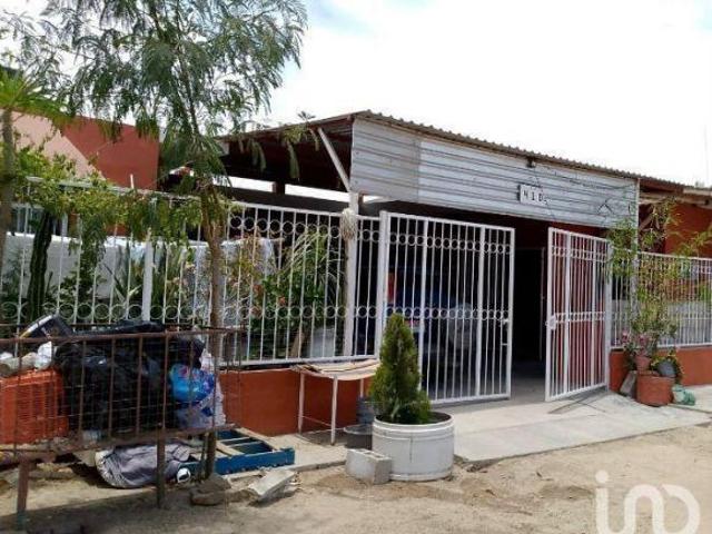 CASA CON LOCAL COMERCIAL EN VENTA SOBRE BLVD FORJADORES LA PAZ BAJA CALIFORNIA SUR