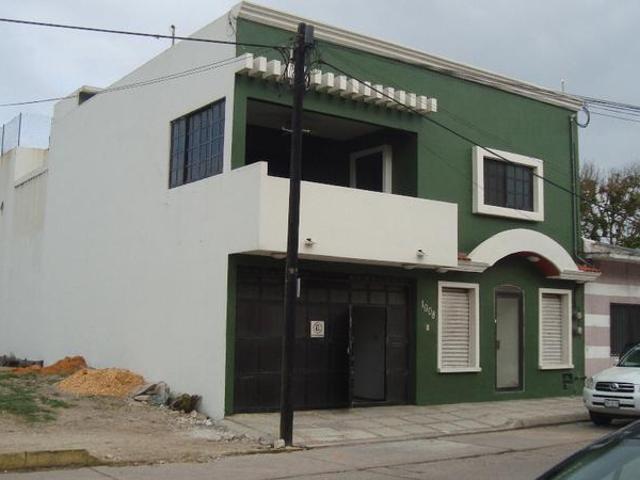 Casa con local en venta ubicada en Francisco Tellez, Col. Pto M?xico, en Coatzacoalcos, Veracruz