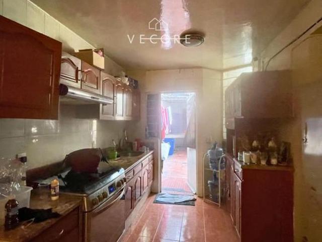 CASA CON LOCAL EN VENTA SOBRE AVENIDA LA CALMA, ZAPOPAN